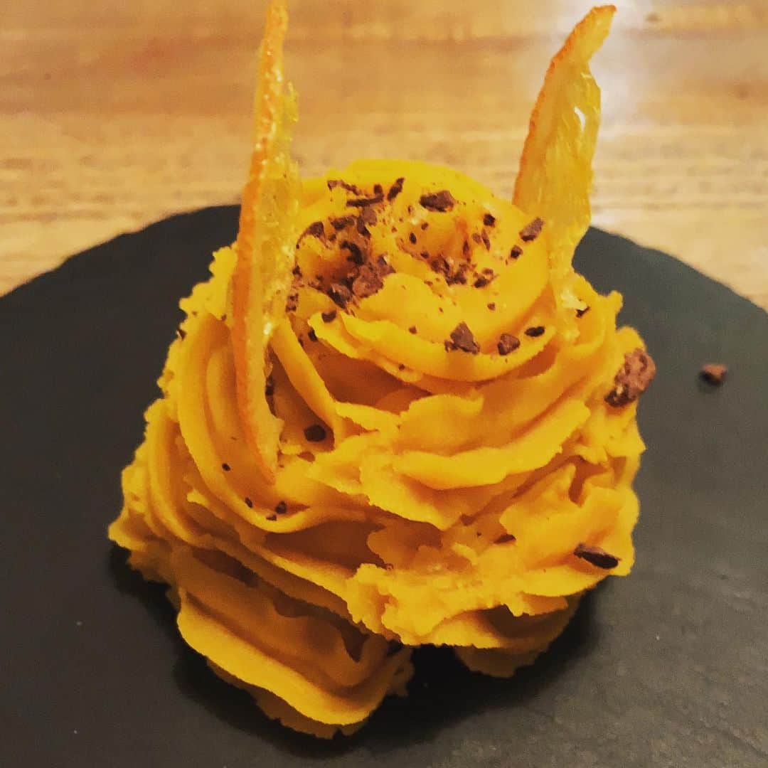 田中ウルヴェ京さんのインスタグラム写真 - (田中ウルヴェ京Instagram)「ちょっと前に再訪した代々木上原のアトリエフジタ。 やっぱり良かった。😍 めちゃ混んでたが。ワインもお皿も最高。😍 暑がりの私には室内温度が18度設定ではなかったようなことは、ちょこっと残念であったが。🤣 とにかく良いお店。😍 #アトリエフジタ #代々木上原」8月9日 23時51分 - miyako.tanaka.oulevey