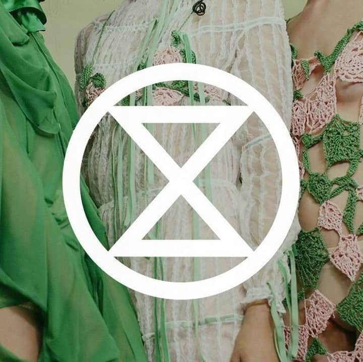 Dazed Magazineさんのインスタグラム写真 - (Dazed MagazineInstagram)「What would happen if we cancelled #fashionweek? ⁠ ⁠ As @extinctionrebellion calls for the event’s cancellation, we asked a series of fashion insiders, sustainability experts, and forward-thinking designers what the alternative could be. ⁠ ⁠ Tap the link in bio to read more, on the site now 📲⁠ ⁠ #ExtinctionRebellion #ClimateAction #Fashion」8月9日 23時46分 - dazed