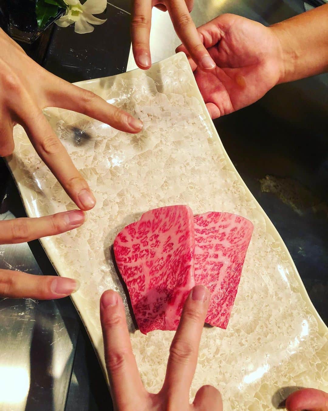 木村良平さんのインスタグラム写真 - (木村良平Instagram)「美味しかったし楽しかったし、最高だった！このフィンガークイズは、爪を切ってないやつのブログと合わせてご確認いただけたらと思います。 #終わらない誕生日 #フィンガークイズ」8月9日 23時55分 - ryouhey_drunk