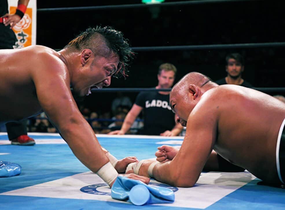 のインスタグラム：「本当強烈だった。 試合に勝って勝負に負けた気分だ... 俺もまだまだだな🔥 #g129 #njpw #prowrestling」
