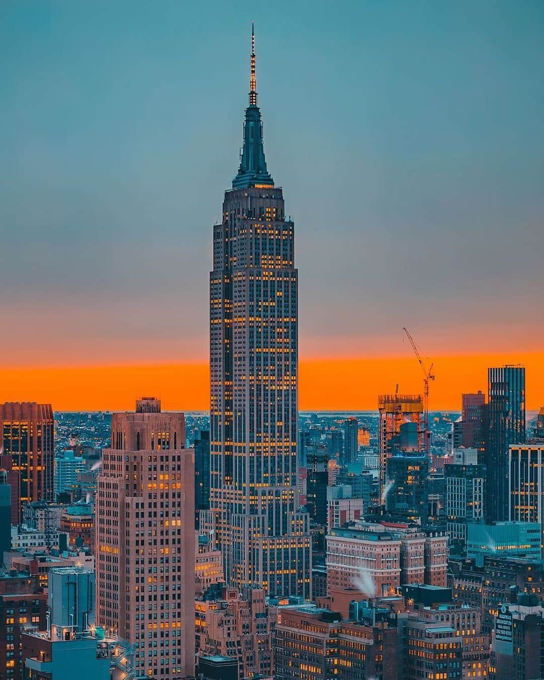 Empire State Buildingさんのインスタグラム写真 - (Empire State BuildingInstagram)「The golden rule of any NYC trip? Never do it hangry. 🙅‍♀️ . Our ground floor @tacombi is serving up tacos & tequila all day long for before or after your visit—add their prix fixe at checkout with your tix! 🍹 . 📷: @theamazingknight  #EmpireStateBuilding」8月9日 23時55分 - empirestatebldg