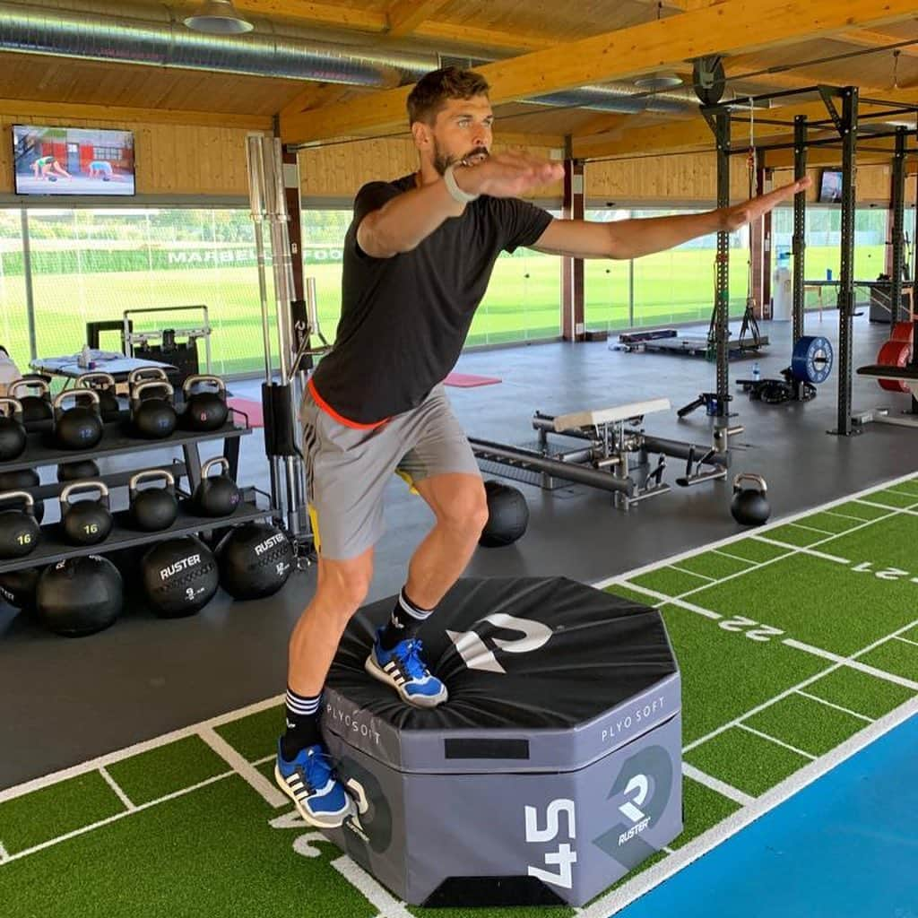 フェルナンド・ジョレンテさんのインスタグラム写真 - (フェルナンド・ジョレンテInstagram)「Getting ready ⚽️🏃🏼‍♂️ Training hard 💪🏻」8月10日 0時09分 - llorente_fer