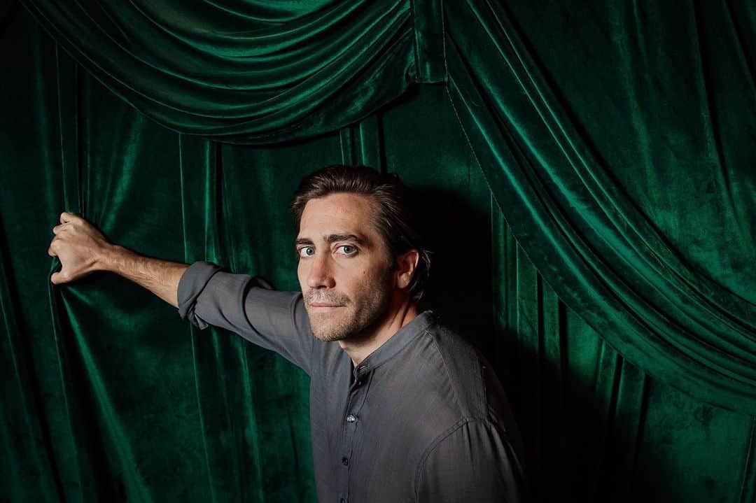 TIME Magazineさんのインスタグラム写真 - (TIME MagazineInstagram)「Jake Gyllenhaal is no stranger to playing strangers. He’s Hollywood’s go-to guy for delivering loners, slippery souls who aren’t quite what they seem, and dudes who are hiding something behind those hedgerow eyebrows. However, for six nights a week during a brief stint on #Broadway this summer in @seawallalife , @jakegyllenhaal is transforming into what may be one of his most alien characters yet: a regular bloke, with the same daunting problems nearly everyone faces, the departure of a parent and the arrival of a child. After the show theatergoers line up to tell him about their fathers or their children. “I’ve never felt it from anything I’ve ever done,” he says. “To hear the stories back at me, at such a consistent rate, that is unlike anything I’ve been a part of. I mean it just hit something.” Read more at the link in bio. Photograph by @dina_litovsky—@reduxpictures for TIME」8月10日 0時07分 - time