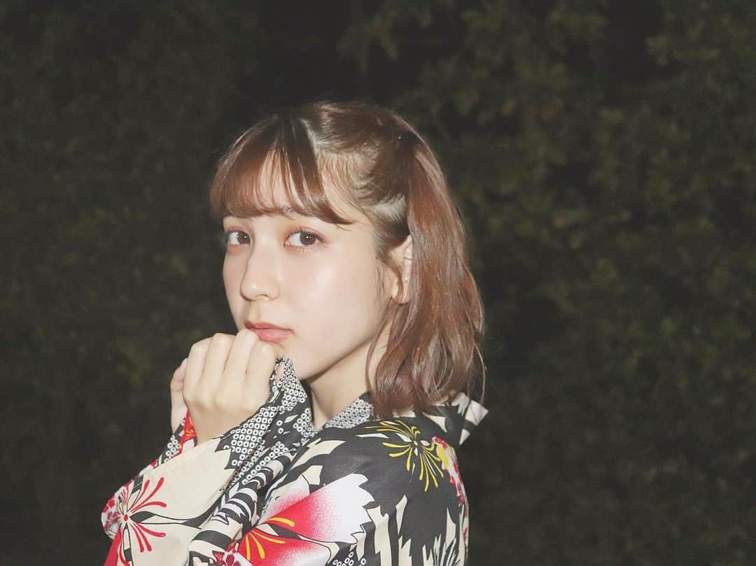 松岡菜摘のインスタグラム：「. . 夏だねーー☺︎ 花火見にいきたいなぁ。 . #夏 #花火 #浴衣」