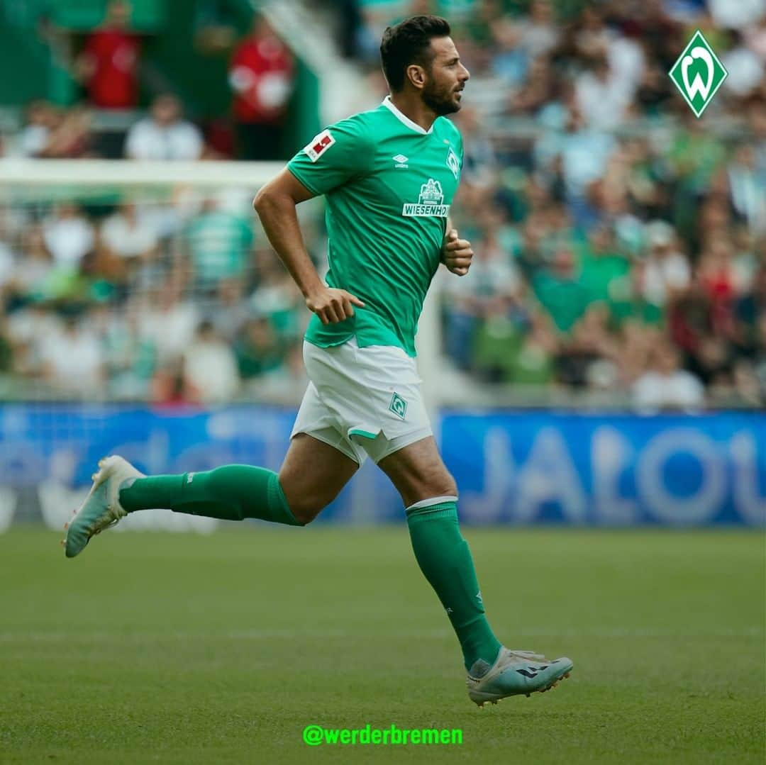 ヴェルダー・ブレーメンさんのインスタグラム写真 - (ヴェルダー・ブレーメンInstagram)「🏃 🏃 🏃 rein ins Wochenende.🙌 _______ #werder #bremen #svw #Pizarro #Wochenende #Pflichtspiel #endlich #Pokal #Osterdeich #hochdiehändewochenende」8月10日 0時26分 - werderbremen