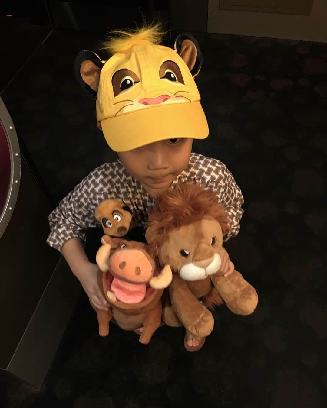 tiahy__さんのインスタグラム写真 - (tiahy__Instagram)「LIONIZING. . . . August 9th, 2019. . . 待ちに待った公開初日. . . とてもとても素晴らしい映像美と素晴らしい音楽と素晴らしいディズニーの仲間たち. . . 本当にとっても感動しました！！. .  ハクナ•マタタで小さくリズムに乗って見入っているtaiちゃんも、見ていて愛おしかった. . グローヴァーとビヨンセが歌う“Can You Feel the Love Tonight”は鳥肌が立ちっぱなしでした！. . . .  #lionking#disney#disneybaby#disneykids#disneyfamily」8月10日 0時22分 - tiahy__disney