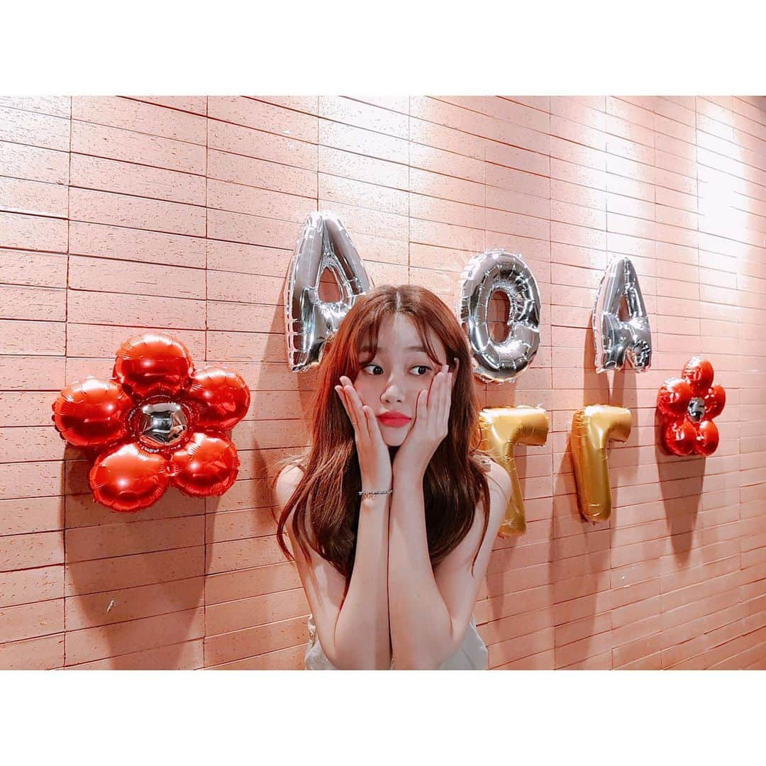 ユナさんのインスタグラム写真 - (ユナInstagram)「_AOA 7주년  항상 고맙고 사랑해요♥️」8月10日 0時47分 - yn_s_1230