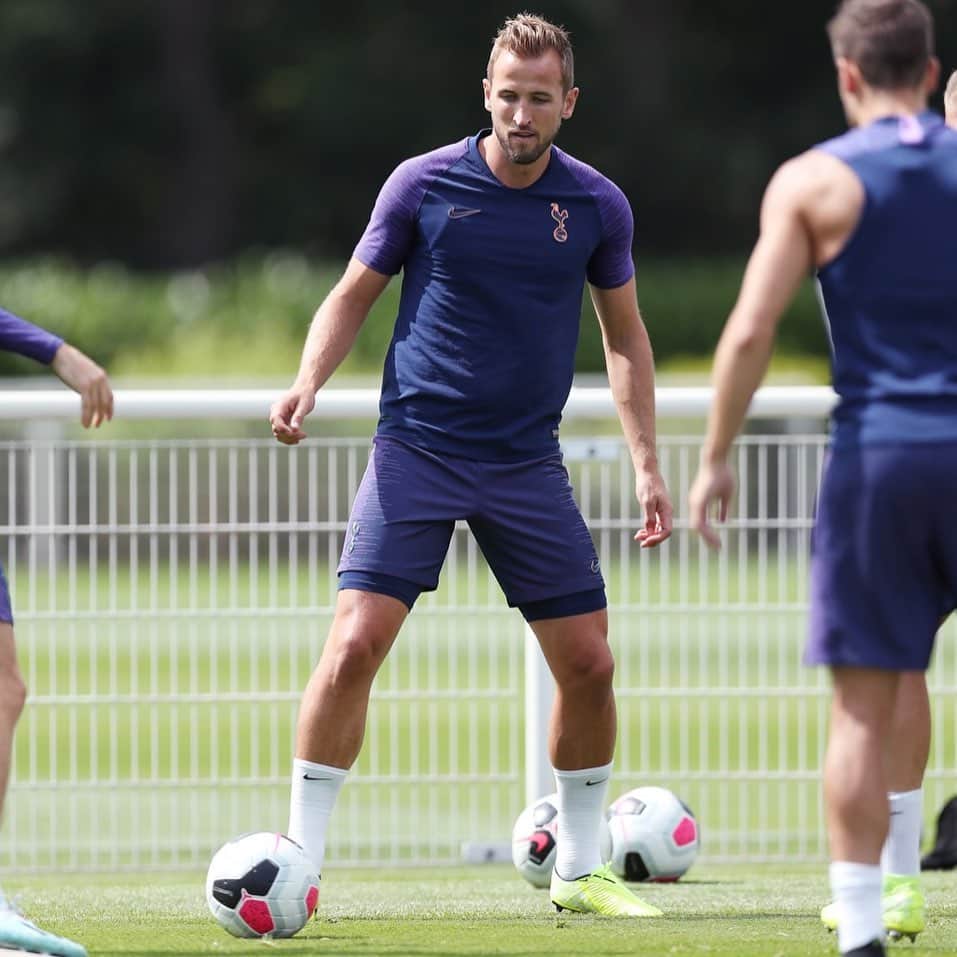 ハリー・ケインのインスタグラム：「Ready to go tomorrow! ⚽ #COYS」
