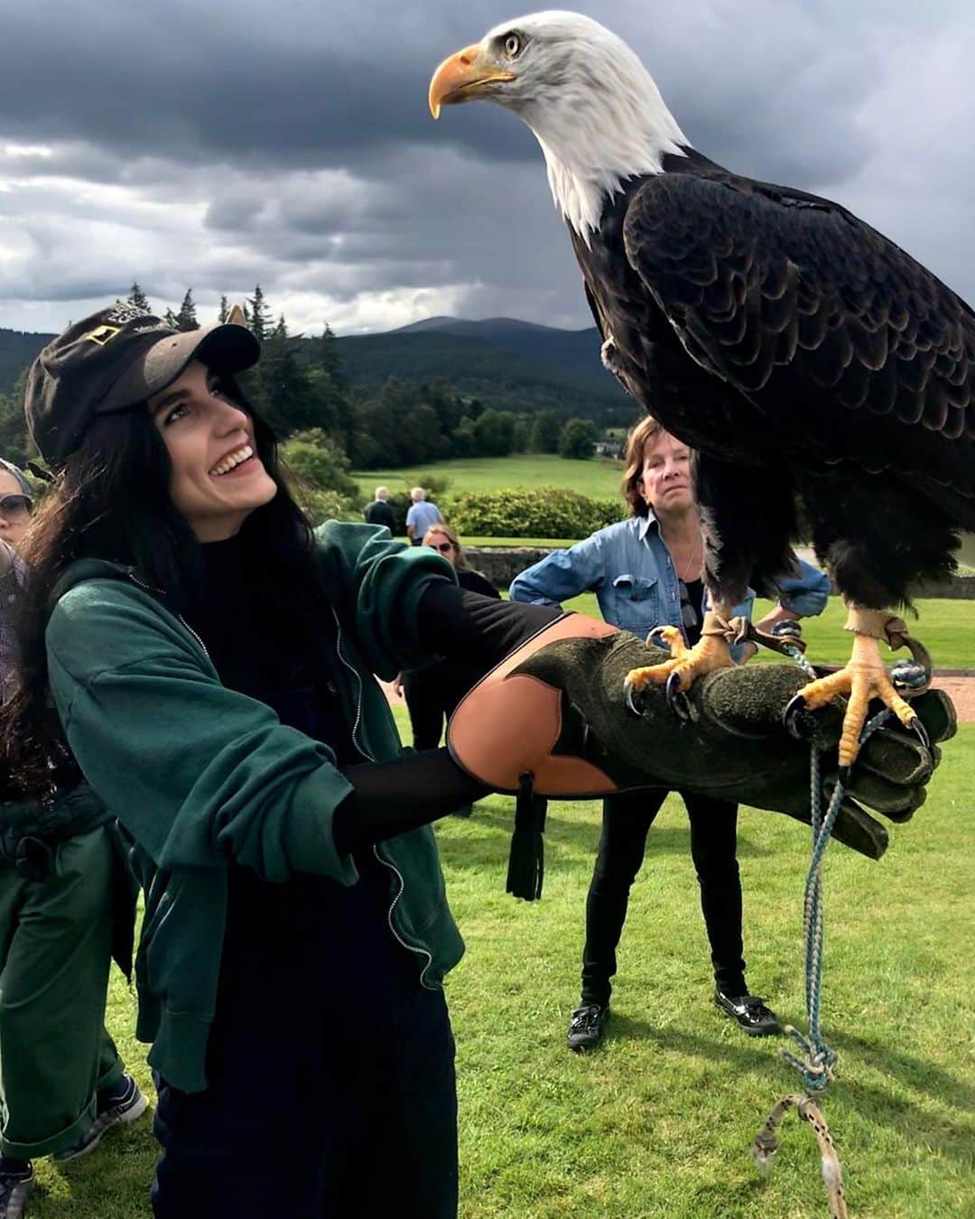 ラングリー・フォックスのインスタグラム：「In a relationship 🦅」