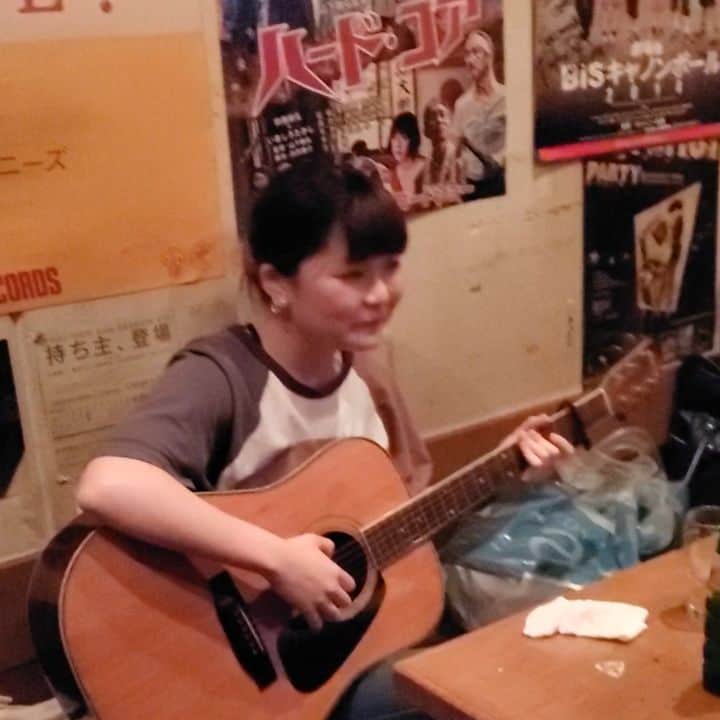 柄本時生のインスタグラム：「始めて会ったのが１７歳だったんだよなぁ、写真撮ったんだよなぁ、ちょっと俺だよ。って感じで撮ったんだよなぁ。。恥ずかしいなぁ、、めっちゃいいんだけど歌。。撮っていただいたってこれからは言おう。。熊川みゆちゃんキャワゆす」