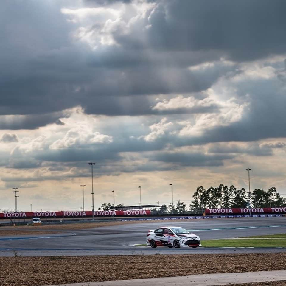 Toyota team thailandさんのインスタグラム写真 - (Toyota team thailandInstagram)「TOYOTA Gazoo Racing team Thailand x RAAT Thailand Endurance Championship International 2019 Round 2: 9-10 August @BRIC แข่ง 11:00-17:00น. วิ่งกันยาวๆ 6 ชั่วโมงครับ ผล Qualify:  TOYOTA 86: Touring Car อันดับ 1 No.19: Arto // MadCow // Naoki Kawamura อันดับ 2 No.20: Man // Ton // X TOYOTA Vios OMR:  อันดับ 2 No.37: Kentaro Tsuchitori // NatChang // Ohm #TeamWork #TOYOTAteamThailand #CheerThai #ThaiPride #ไม่เชียร์ไทยแล้วจะเชียร์ใคร #แข่งรถ #นักแข่ง #ทีมคนไทย #Car #RaceCar #Racing #SuperCar #TOYOTA86 #Buriram」8月10日 11時03分 - toyotagazooracingteamthailand