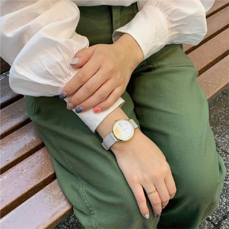 TiCTACさんのインスタグラム写真 - (TiCTACInstagram)「「SKAGEN」各¥14,000+tax  デンマーク最北の街スカーゲンの海岸から臨む空を描いた水彩画がモチーフ。淡く柔らかな色遣いの美しい腕時計は手元を上品に彩ります。6ミリの薄型ケースで軽い着け心地、プレゼントにもおすすめの一点です。 #skagen #スカーゲン #skagenwatch  #skagendenmark  #北欧デザイン #北欧スタイル #tictac #watch #チックタック時計店 #時計 #腕時計 #pairwatch  #ペアウォッチ #お揃いの時計 #おそろいの時計 #腕時計の贈り物  #誕生日プレゼント時計  #記念日プレゼント時計 #シンプルスタイル  #シンプルデザイン #クリスマスプレゼント時計 #時計クリスマスプレゼント #腕時計コーデ  #おしゃれな人は手元がすてき #手元 #手元くら部  #手元倶楽部  #手元コーデ」8月10日 11時19分 - tictac_press