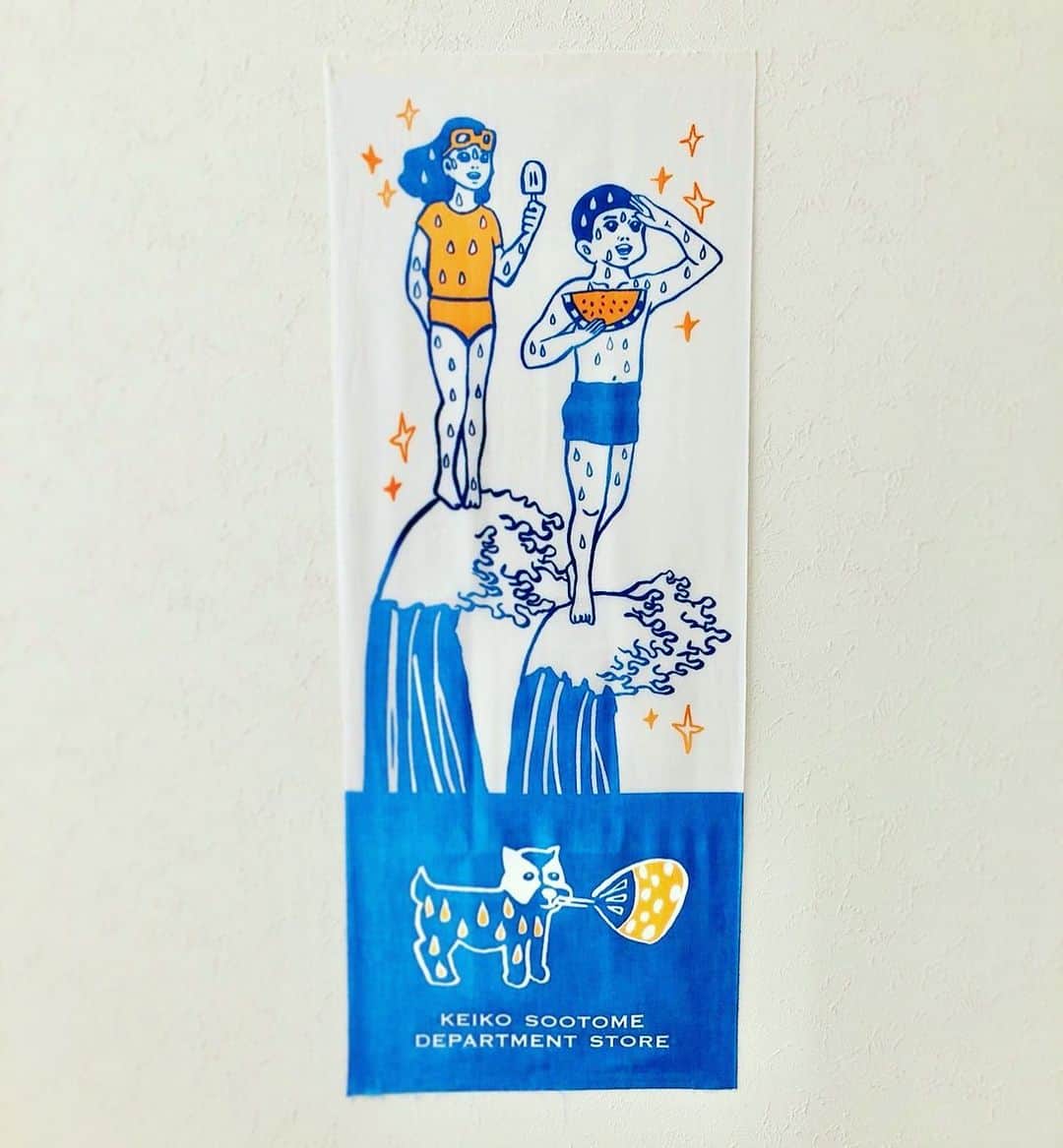 五月女ケイ子のインスタグラム：「五月女百貨店 @sootomehyakka  夏の新商品、本日8/10正午より販売スタートしまーす。 昨年完売した夏の激アツ手ぬぐい、今年もご用意しておりますぞ。ご一緒にどうぞ。#五月女ケイ子#keikosootome #五月女百貨店#夏満喫アイテム#手ぬぐい」