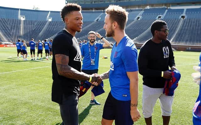 イヴァン・ラキティッチさんのインスタグラム写真 - (イヴァン・ラキティッチInstagram)「Ready for tomorrow.. @detroitlionsnfl 🏉⚽️ #barçanapoli #forçabarça #ustour #pretemporada #19/20 #michigan #M」8月10日 11時27分 - ivanrakitic