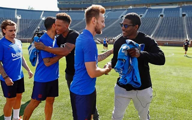 イヴァン・ラキティッチさんのインスタグラム写真 - (イヴァン・ラキティッチInstagram)「Ready for tomorrow.. @detroitlionsnfl 🏉⚽️ #barçanapoli #forçabarça #ustour #pretemporada #19/20 #michigan #M」8月10日 11時27分 - ivanrakitic