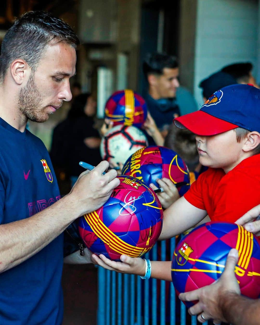 FCバルセロナさんのインスタグラム写真 - (FCバルセロナInstagram)「Barça Family 💙❤️」8月10日 11時28分 - fcbarcelona