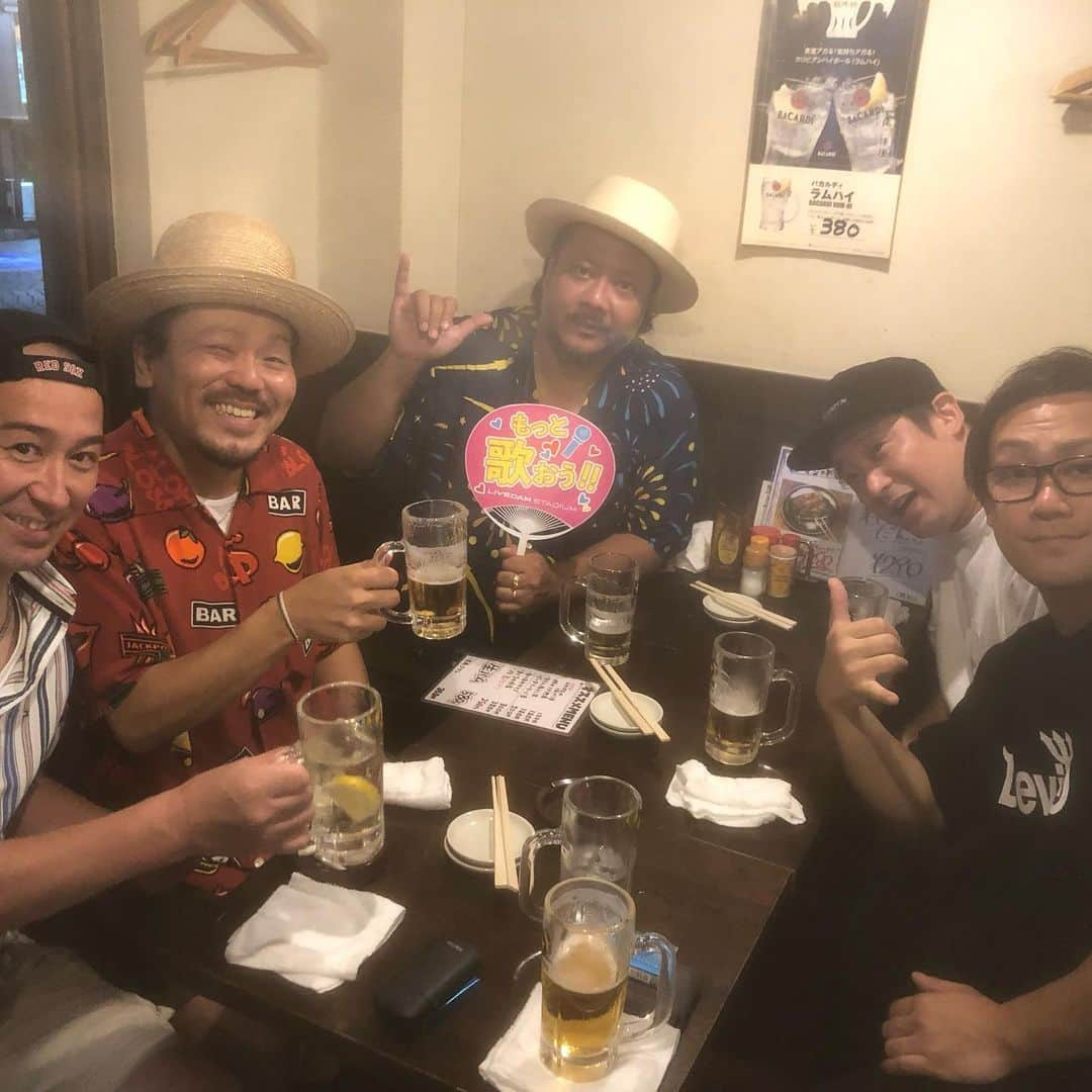 上江洌清作さんのインスタグラム写真 - (上江洌清作Instagram)「KANPAI JAPAN LIVE‼︎ 台風をくぐり抜け  埼玉に漂着しました〜  沖縄より暑いのはなぜw  暑さ 熱さに気をつけながら  乾杯しましょ  遊びましょ〜🤙🌴」8月10日 11時45分 - 00800