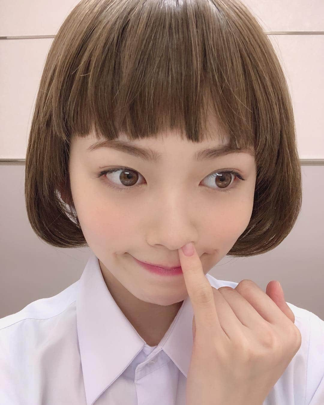 小芝風花さんのインスタグラム写真 - (小芝風花Instagram)「本日「べしゃり暮らし」第3話の放送です😊 今日は、いつもより30分遅い放送で 23:45〜ですので、お間違いのないようよろしくお願いします(｡・・｡) ぜひご覧下さい☺︎ #べしゃり暮らし #おふざけショット 📸」8月10日 11時49分 - fuka_koshiba_official