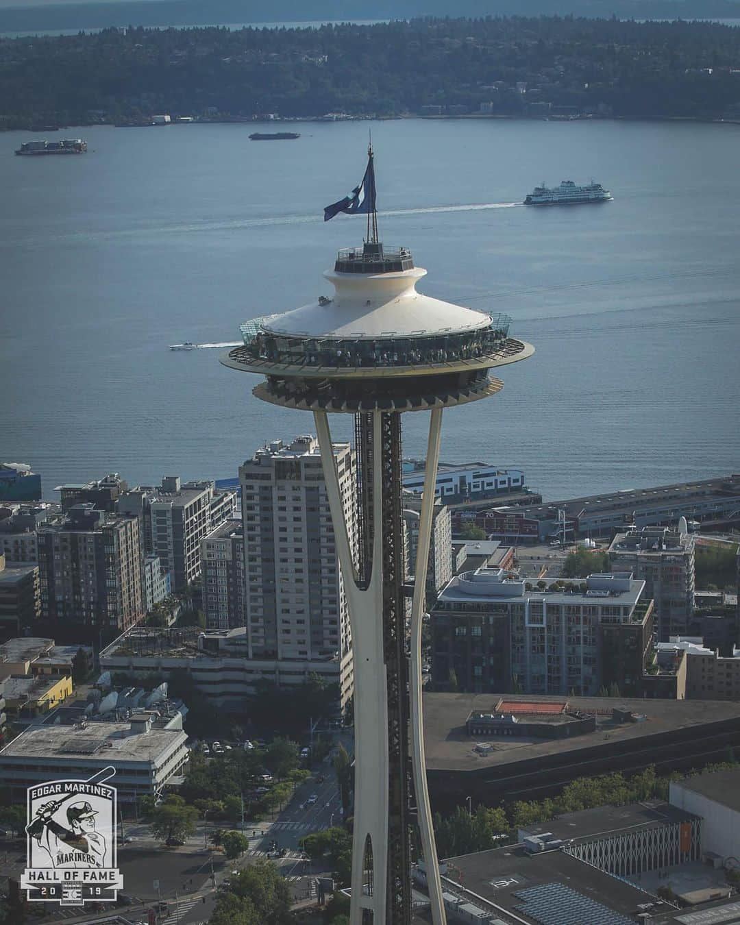 シアトル・マリナーズさんのインスタグラム写真 - (シアトル・マリナーズInstagram)「Quintessential Seattle. #EdgarHOF」8月10日 11時57分 - mariners