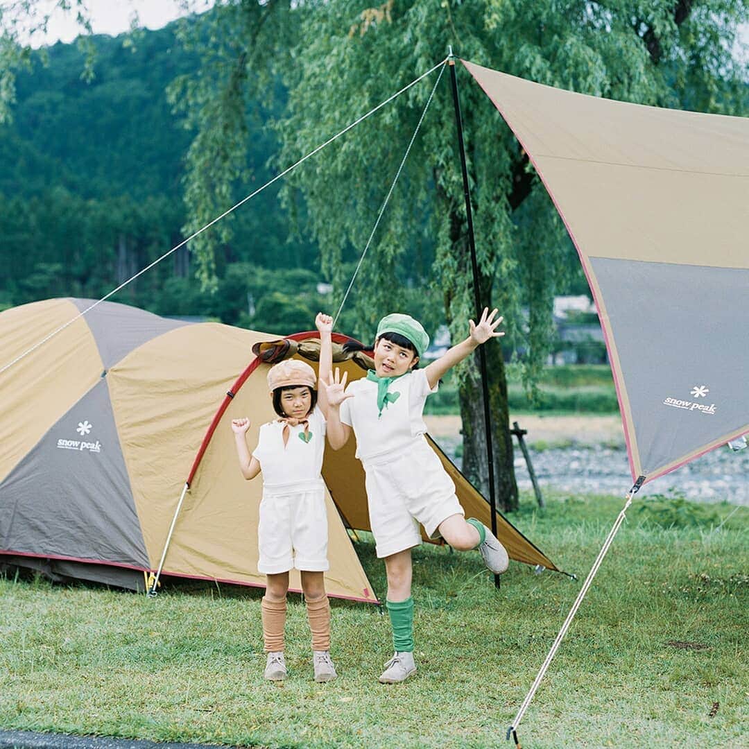サントリー　グリーンダ・カ・ラさんのインスタグラム写真 - (サントリー　グリーンダ・カ・ラInstagram)「今日からお盆の連休がスタート！ ダカラちゃんムギちゃんは、キャンプにきました。テントでお泊りってワクワクするね。 . #テンション上がる #ワクワク #キャンプ #camp #camping #アウトドア #テント #snowpeak #スノーピーク #summer #夏 #8月 #August . #💚 #グリーンダカラ #ダカラちゃんムギちゃんの季節のおたより」8月10日 12時00分 - suntory_greendakara