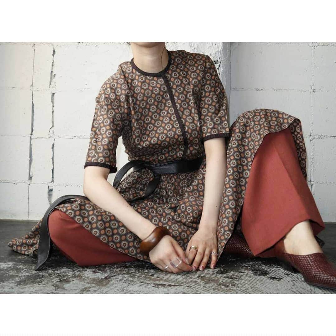 吉祥寺 古着屋 Orfeoのインスタグラム：「Vintage Small Pattern Dress  #orfeo #kichijoji #tokyo #vintage #used #fashion #coordinate #outfit #オルフェオ #吉祥寺 #東京 #古着 #古着屋 #ヴィンテージ #ユーズド #ファッション #コーディネート  掲載商品のお問い合わせはメールにて承っております。コメント、DMでのお問い合わせは受け付けておりませんのでご了承ください。」