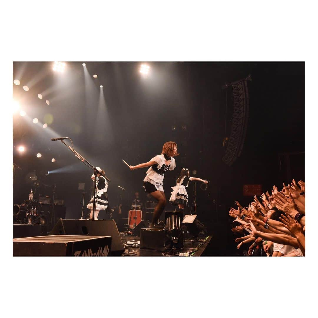 廣瀬茜さんのインスタグラム写真 - (廣瀬茜Instagram)「2019.8.2 BAND-MAID WORLD DOMINATION TOUR 2019 【激動】 EXTRAお給仕　@マイナビBLITZ赤坂 . photo by MASANORI FUJIKAWA( @masafuji93 ) . #bandmaid #激動」8月10日 12時13分 - akane_bandmaid