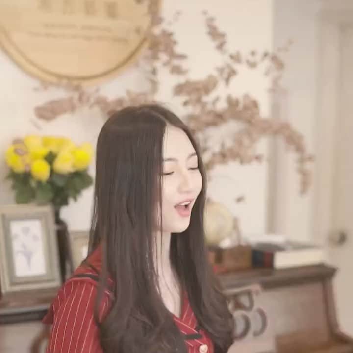 のインスタグラム：「今回紹介するのは是氧氧呀さんです！ ファン数は67万人。 可愛いと思ったらいいね👍して頂けると嬉しいです！ #中華美女 #周杰倫 #簡單愛」