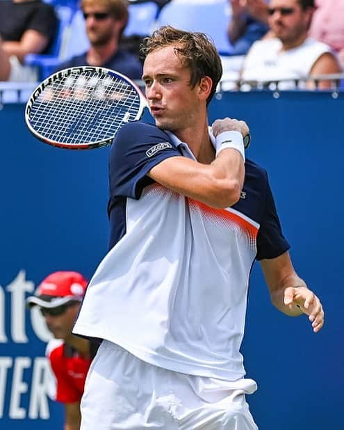 ダニール・メドベージェフさんのインスタグラム写真 - (ダニール・メドベージェフInstagram)「Amazing match and amazing atmosphere 💪🏻🎾 Thanks 🇨🇦 @couperogers Into semis 🔜// Нереальный матч и атмосфера 💪🏻🎾 Спасибо Канада 🇨🇦@couperogers Полуфинал 🔜」8月10日 3時47分 - medwed33