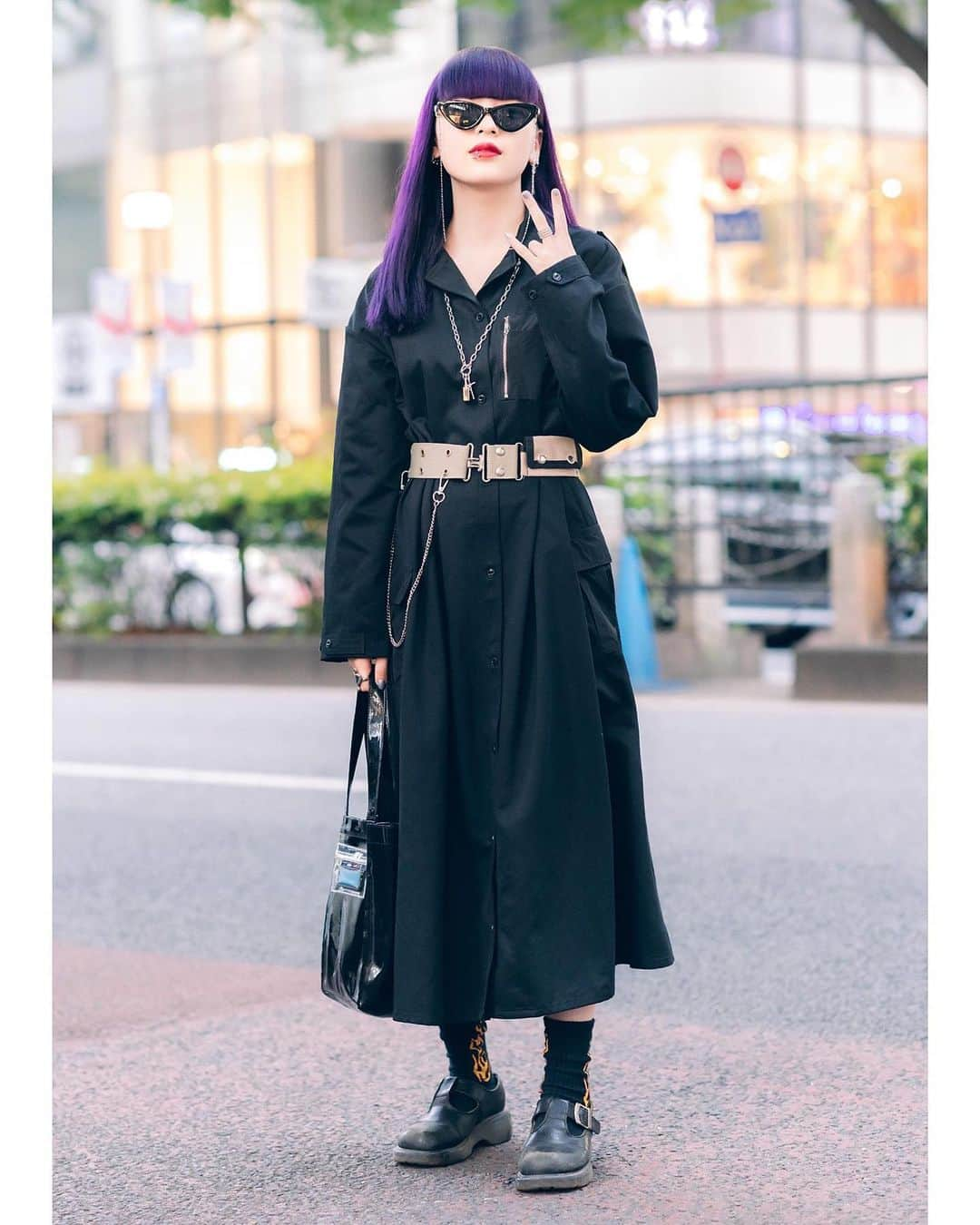 Harajuku Japanさんのインスタグラム写真 - (Harajuku JapanInstagram)「17-year-old Japanese student Kureha (@mmkureha) on the street in Harajuku wearing a belted Jouetie dress with accessories - including silver jewelry, piercings, sunglasses, flame socks, and a vinyl tote bag - from Used Focus and ME Harajuku.」8月10日 4時15分 - tokyofashion