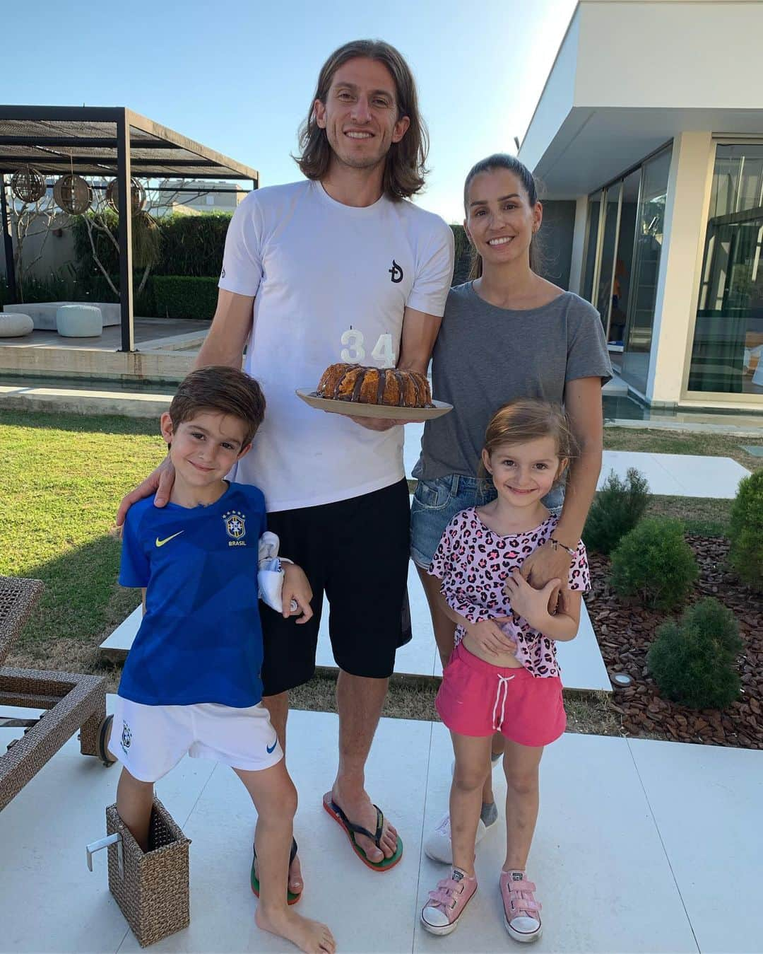 フィリペ・ルイスさんのインスタグラム写真 - (フィリペ・ルイスInstagram)「🎂34🎉 ❤️❤️❤️❤️❤️」8月10日 4時24分 - filipeluis