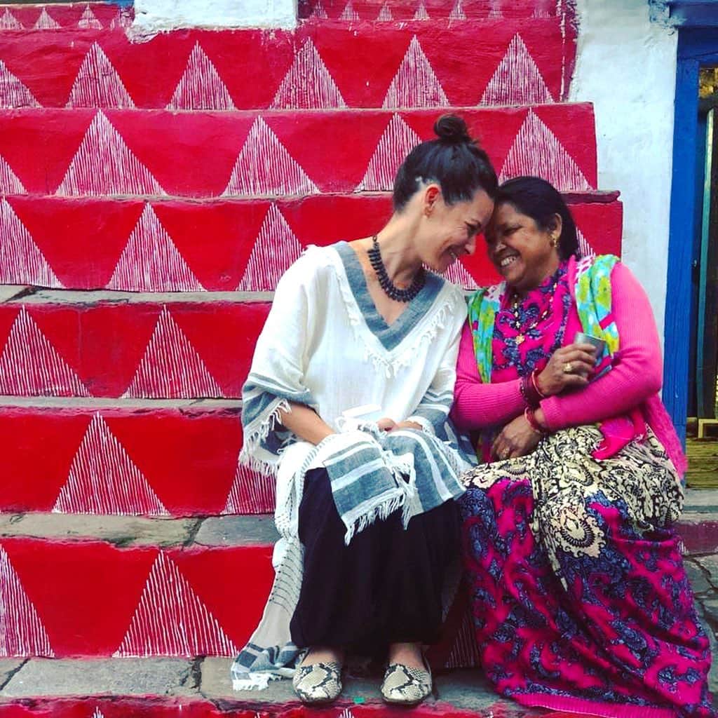 エヴァンジェリン・リリーさんのインスタグラム写真 - (エヴァンジェリン・リリーInstagram)「Gita, Gita, Gita. 🥰🥰🥰 #kumaon #himalayas #india」8月10日 4時39分 - evangelinelillyofficial