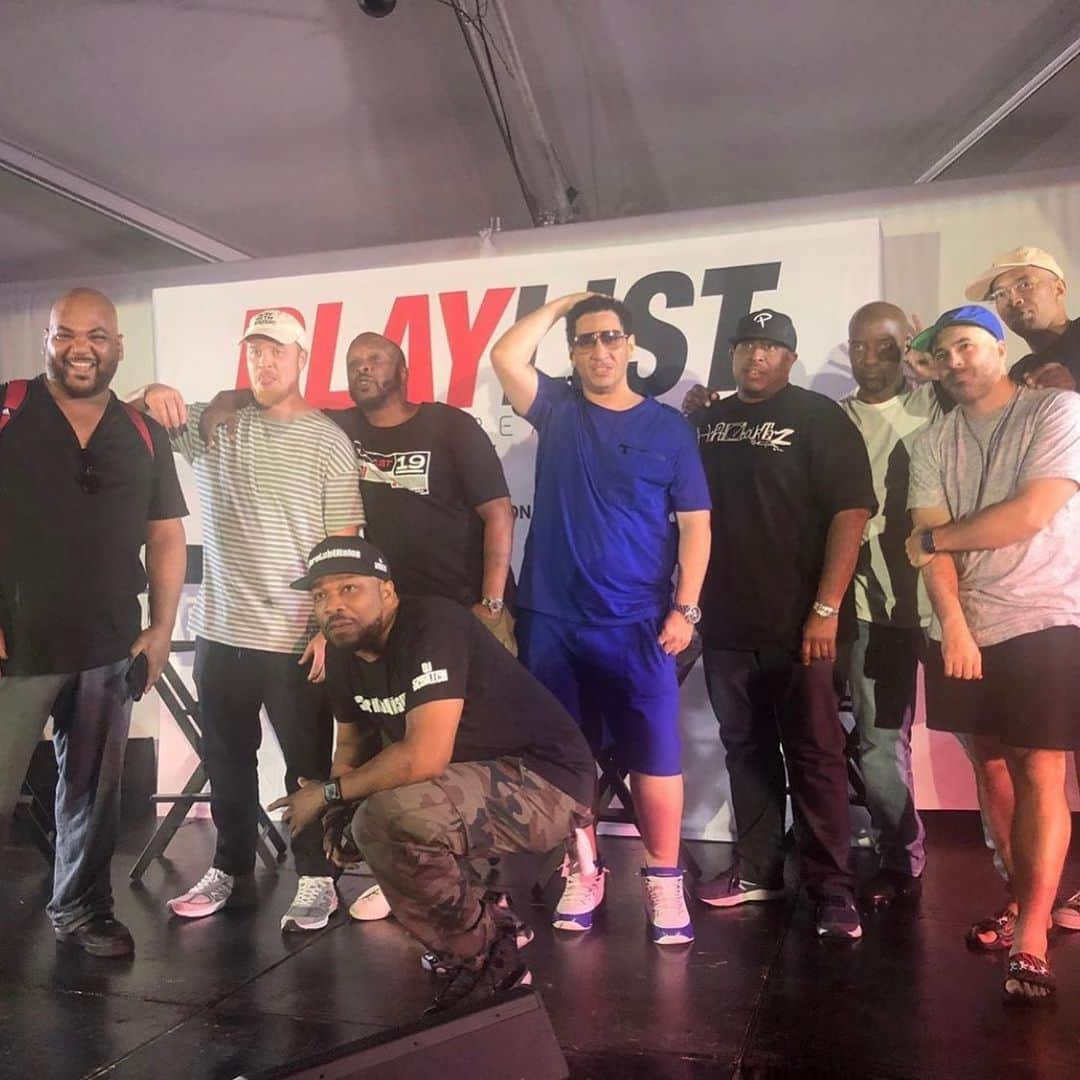 DJプレミアさんのインスタグラム写真 - (DJプレミアInstagram)「AN EXPERIENCE!!! DJ JAZZY JEFF'S @playlistretreat With Over 100 People Staying At Jeff's House For 4 Days Of Workshops, Recording, Panels, Your Peers, And Much More... You Had To Be There... Salute To Your 5th Year and My 1st Time Being There... Love This Pic @djmaseo @skratchbastid @djscratch @djjazzyjeff89 @kidcapri101 @djogee @flipout @richmedina 📸BY @skratchbastid  #PremierWuzHere」8月10日 5時04分 - djpremier