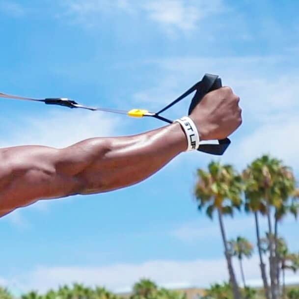 Simeon Pandaさんのインスタグラム写真 - (Simeon PandaInstagram)「New TRX Beginners Routine now live! ✨Link in bio✨ No more walking past not having a clue how to use it: Watch, learn & progress 👌🏾✌🏾 ⁣⁣ I want to help you train! Visit my YouTube Channel: YouTube.com/simeonpanda for FREE diet tips and training routines, or download programs at SIMEONPANDA.COM⁣⁣⁣⁣⁣⁣ ⁣⁣ #simeonpanda #trx #trxroutine #trxexercises #suspendedtraining」8月10日 5時23分 - simeonpanda