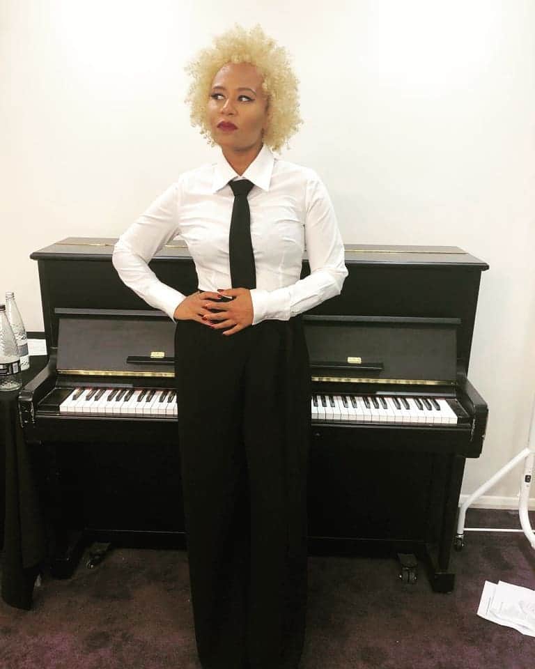 Emeli Sandéのインスタグラム：「What an absolute honour it was to perform at the Eurythmics song book concert tonight at the @royalfestivalhall! Thank you so much for having me @davestewarteurythmics I enjoyed it so much!  Thank you @officialannielennox for your incredible vocal and style prowess 🕴👌🏽You've inspired me from the very beginning of my musical journey to be myself unapologetically. Thank you both for such sublime music! Your lyrics, melodies and spirit fill me with love , hope and bravery x」