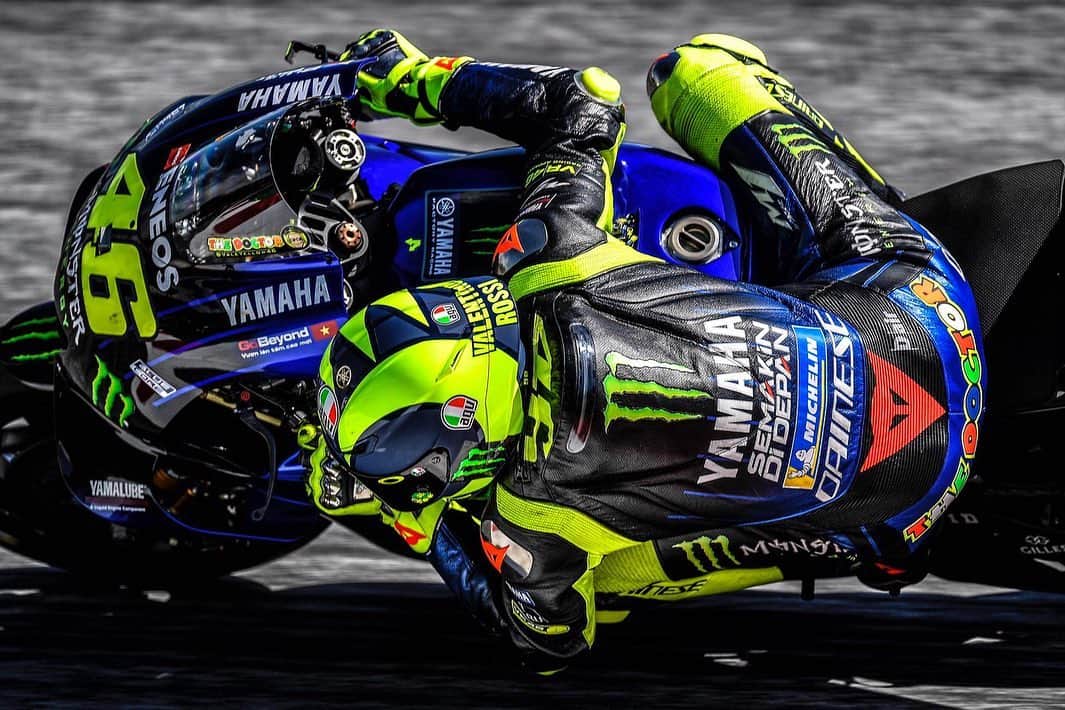 バレンティーノ・ロッシのインスタグラム：「Red Bull Ring,Austria Friday,free practice 📸 @falex79 @gigisoldano @mighelon @jesusrobledo Tino Martino」