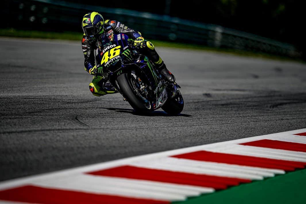 バレンティーノ・ロッシさんのインスタグラム写真 - (バレンティーノ・ロッシInstagram)「Red Bull Ring,Austria Friday,free practice 📸 @falex79 @gigisoldano @mighelon @jesusrobledo Tino Martino」8月10日 6時18分 - valeyellow46