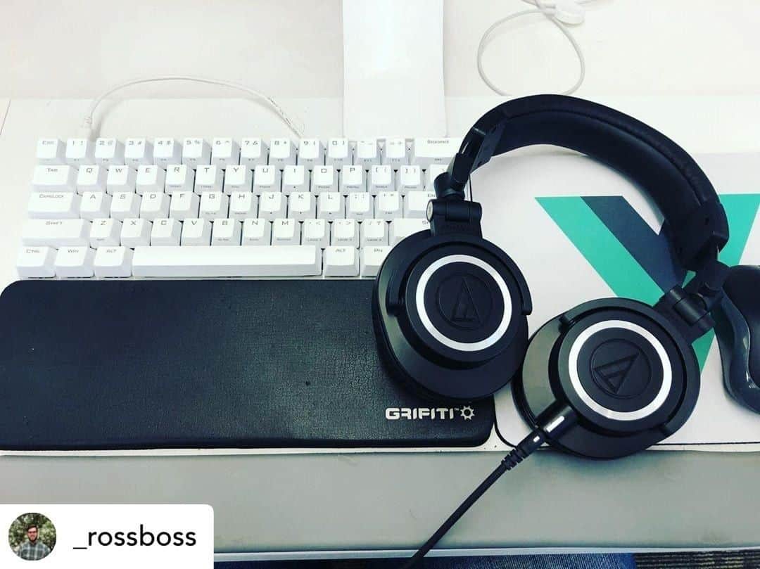 Audio-Technica USAさんのインスタグラム写真 - (Audio-Technica USAInstagram)「#FanPhotoFriday: Bring your ATH-M50x headphones to work like @_rossboss and never miss a sound. . . . #AudioTechnica #M50x #ATHM50x #Headphones #AudioGear #MusicLovers」8月10日 6時23分 - audiotechnicausa