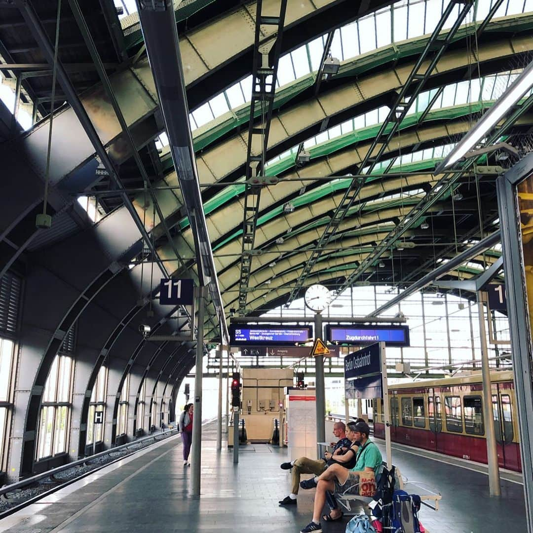 岡田育さんのインスタグラム写真 - (岡田育Instagram)「🍻 🚊  #berlin #ベルリン #lemkebrewery #lemke #db #beer」8月10日 6時29分 - okadaic