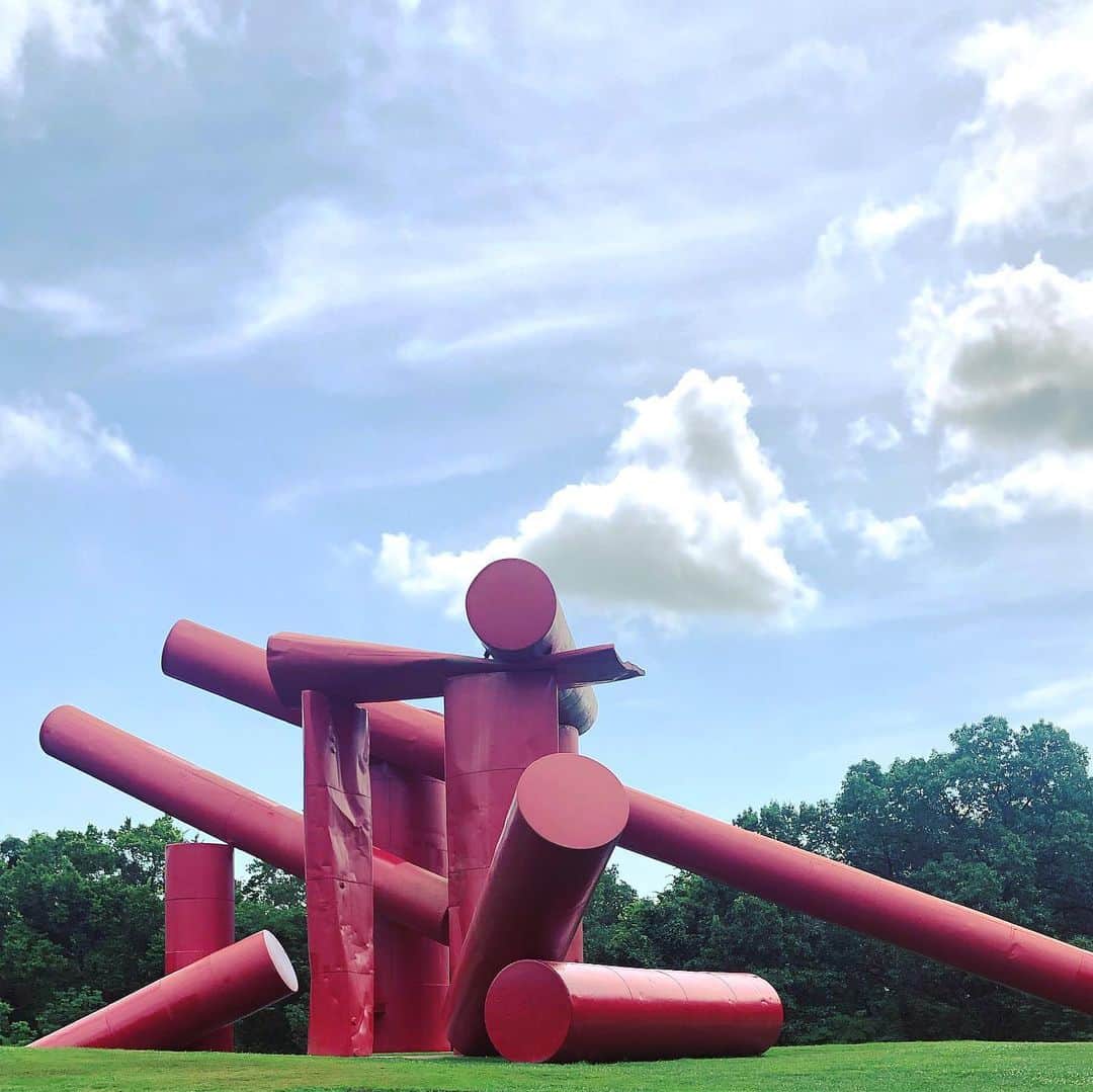 Jason G. Sturgillさんのインスタグラム写真 - (Jason G. SturgillInstagram)「Even after going to St. Louis for the last couple decades, I hadn’t heard of Laumeier Sculpture Park until recently. Finally got a chance to go and make some really crude drawings of the fantastic sculptures out there. Bit of advice, don’t ever try to go with young children 😒.」8月10日 6時31分 - jgspdx