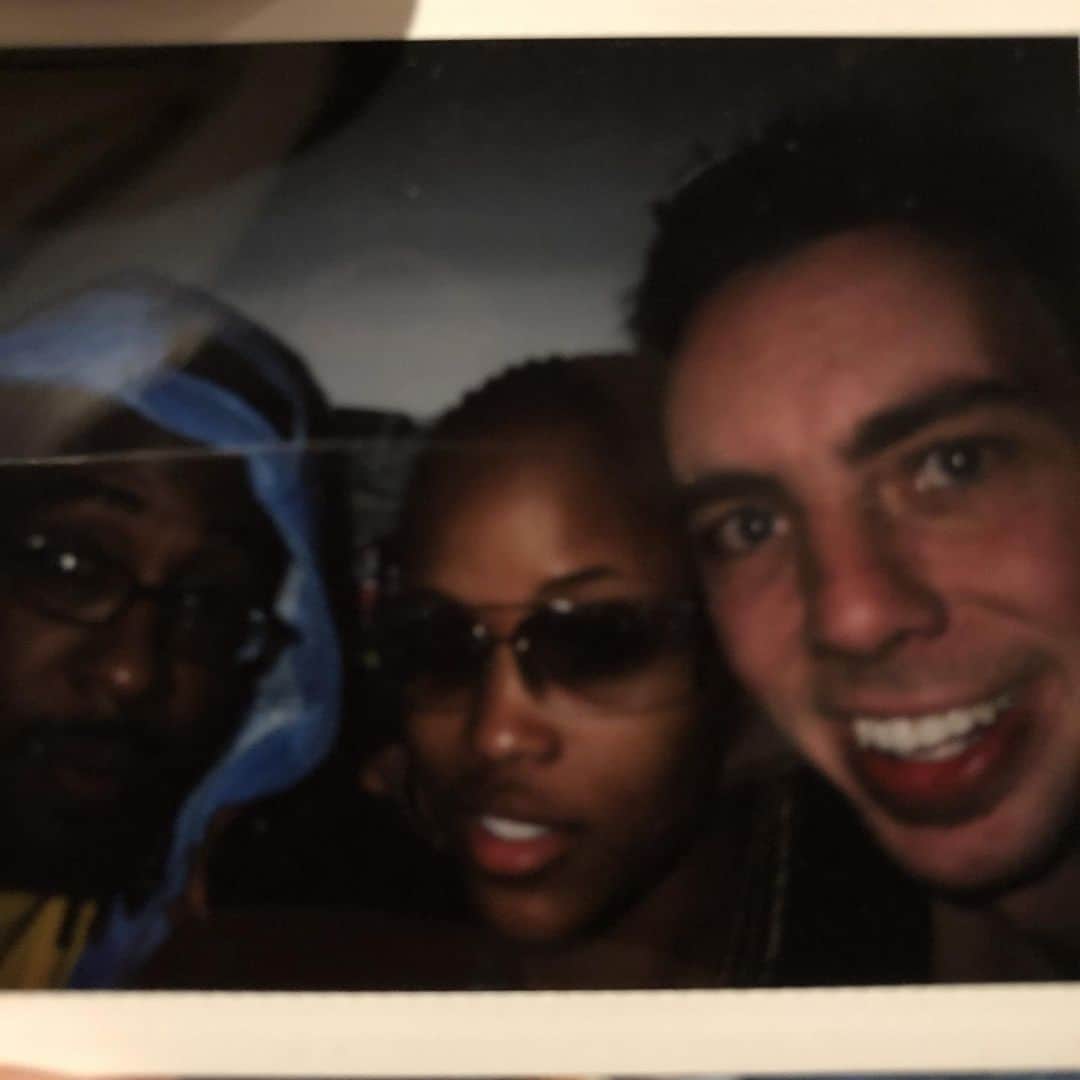 アシュトン・カッチャーのインスタグラム：「Back in the way back @daxshepard @tjjefferson @therealeve」