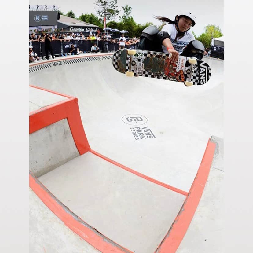 のインスタグラム：「I'm so excited finals and I will do my best @vansparkseries 🇫🇷🥰 スケートも観光も楽しんでます！ ファイナルも自分の滑りができますように🙏 @greyskatemag 📷． #paris #skateboading #vansparkseries」