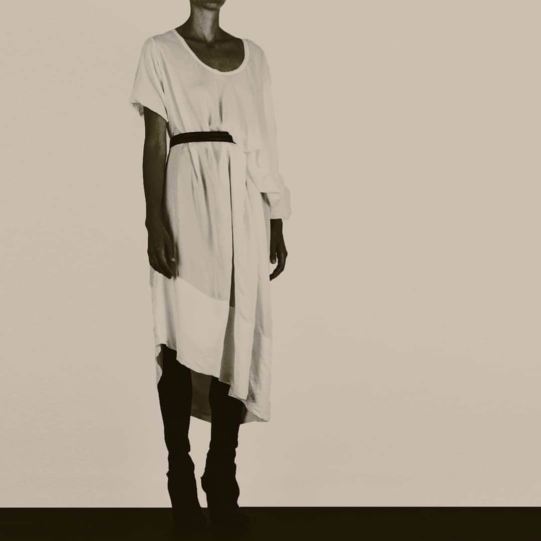 コンプレックスジオメトリーズのインスタグラム：「ASCEND DRESS | in raw white」
