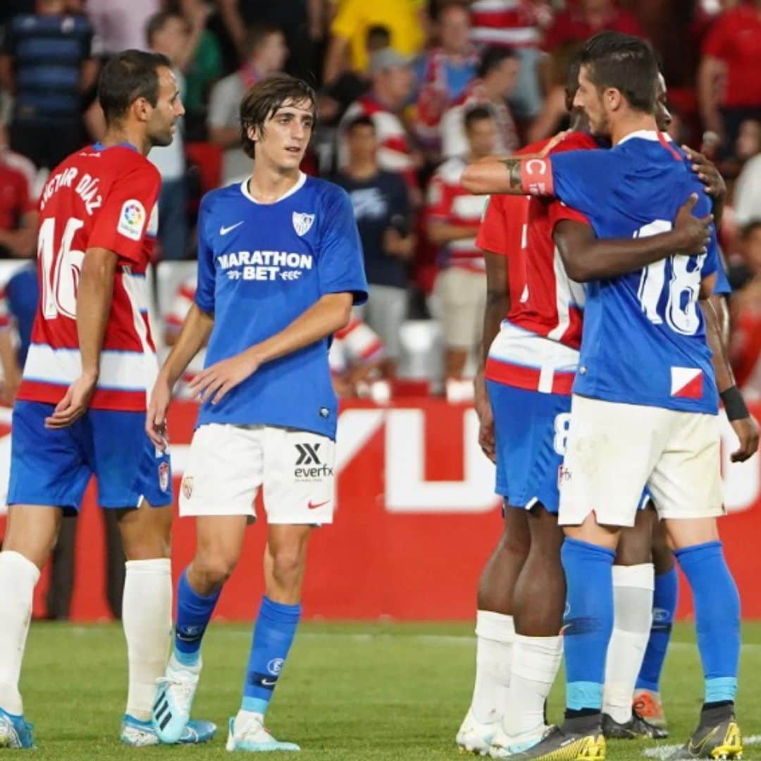 セビージャFCさんのインスタグラム写真 - (セビージャFCInstagram)「FT #granada 2 - #sevillafc 1  Not our night. Tomorrow one more friendly 😉. Cabeza arriba, equipo.  #vamosmisevilla #wearesevilla #pretemporada #preseason」8月10日 7時33分 - sevillafc