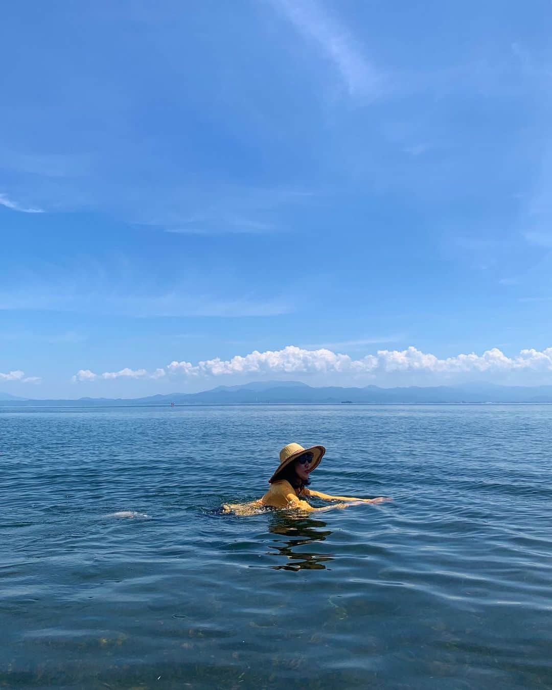 浦川望美さんのインスタグラム写真 - (浦川望美Instagram)「琵琶湖と私達」8月10日 7時49分 - noz_omi