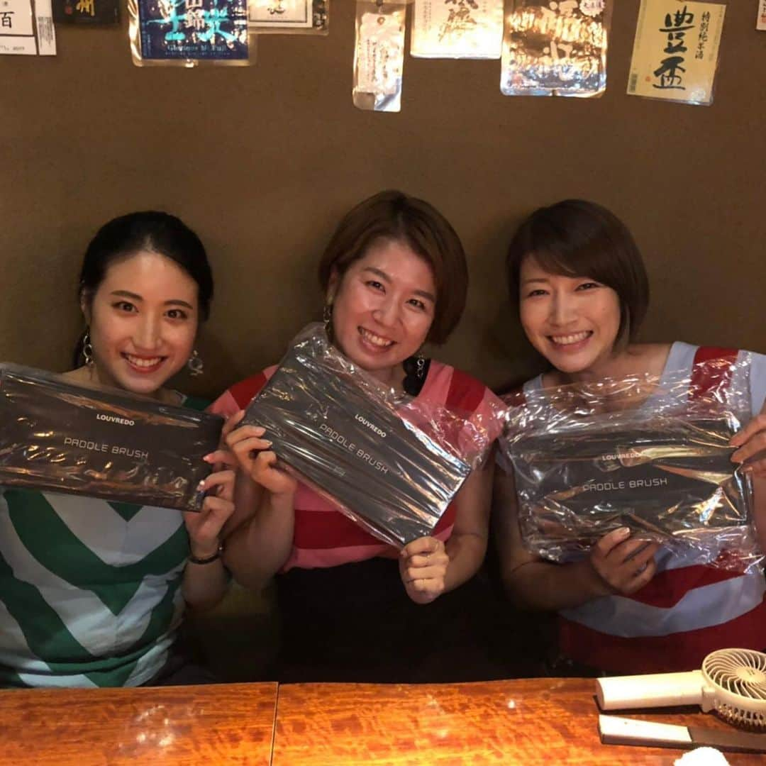 藤井瑞希さんのインスタグラム写真 - (藤井瑞希Instagram)「・ ・ ワロタよぉ。な夜😽💕 ・ ・ コトが誕プレでくれたアニエス・ベーのボーダー着て集合❤️ ・ ・ 渋谷でいい大人が3人でお揃いはもう皆様の視線が痛かった🤣笑。 ・ ・ しかもコトへの誕プレ、私と舞子がただ被り‼️😂 ・ ・ 話し合ってないのに被ってウケたよねぇーーーっ。 ・ ・ 笑った夜でした😂 ・ ・ 2人ともありがとう🧡 ・ ・ #合同誕生会 #お揃いコーデ #お揃い誕プレ」8月10日 7時56分 - bdmntnfujiimizuki