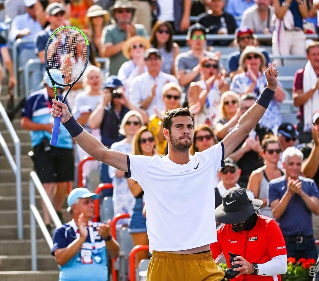 カレン・ハチャノフのインスタグラム：「That winning feeling🙌🏻🤗 Back to back Semifinals in Canada🇨🇦❤️🤞🏻@couperogers  // То чувство когда выигрываешь🙌🏻🤗 Два года подряд полуфинал в Канаде🇨🇦❤️🤞🏻 #Montreal #Masters1000 #Semifinal #TeamKhachanov」
