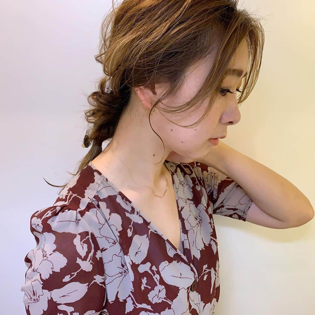 YU-U（工藤由布）さんのインスタグラム写真 - (YU-U（工藤由布）Instagram)「2019,08,10のアレンジ 夏休み始まった方が多いかな❓ なんだか電車も道も駅もみんなルンルンな感じに見えてこっちまでルンってなる💗 N.Mistは12日月曜だけお休みであとは通常営業です✂︎ クリップ… @ciim_chihiro & @ciim_mayo ポニーフック… @nood.aoi ピアス… @ham922 ・・・ #ヘアアレンジ #uアレンジ #ボブアレンジ #ミディアムアレンジ #ロングアレンジ  #uボブアレンジ #hairarrange #hairstyle #tcbsnap #ciim #noodaccessory #todayful」8月10日 8時55分 - nyan22u22nyan