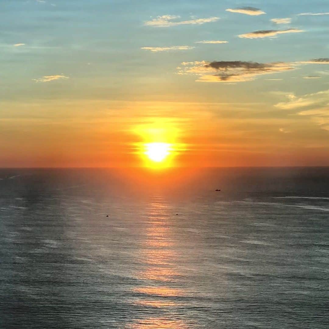 のインスタグラム：「#goodmorning #sunrise #Danang」