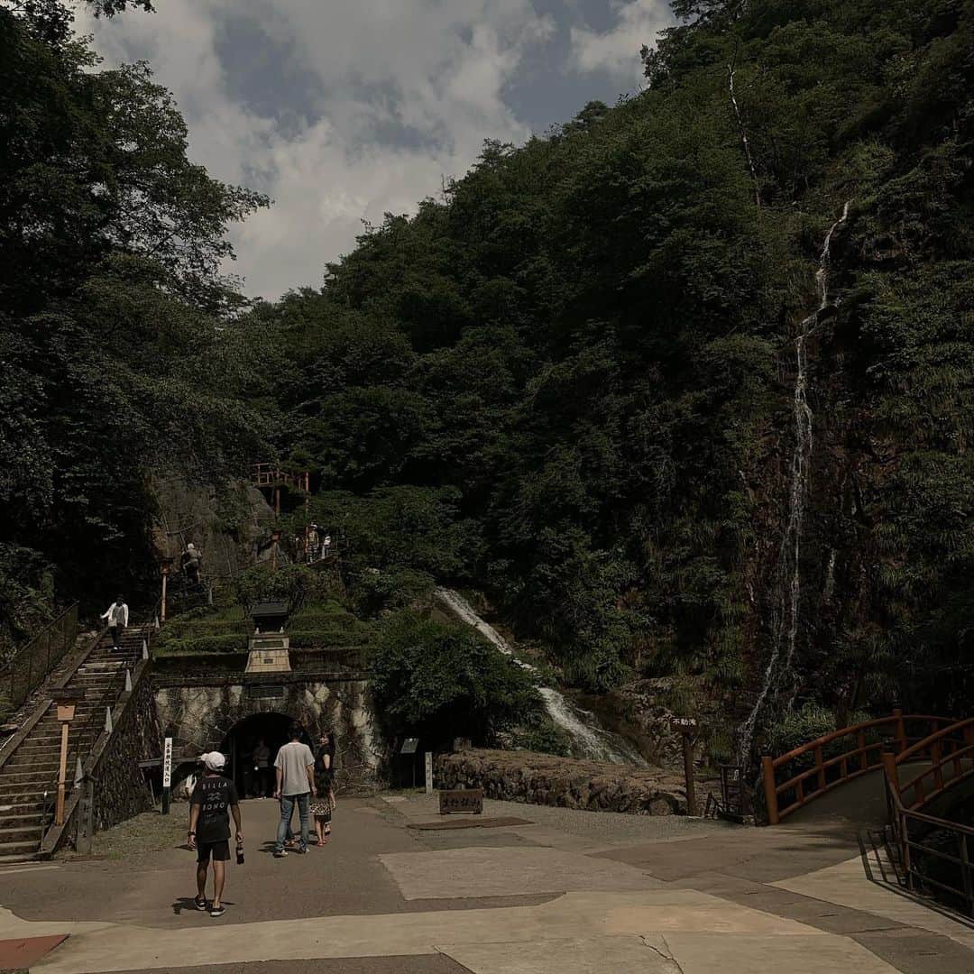 橋本昌彦さんのインスタグラム写真 - (橋本昌彦Instagram)「生野銀山。神戸からだと約1時間半。 ここへは一度訪れる価値ある場所です。  中は13度。 真夏なのにびっくりするほどの寒さです。 歴史、そして、ここに携わった方々の苦労を感じることができました。  #生野銀山 #朝来 #観光スポット #涼しい #夏休み」8月10日 9時25分 - masahikohashimoto