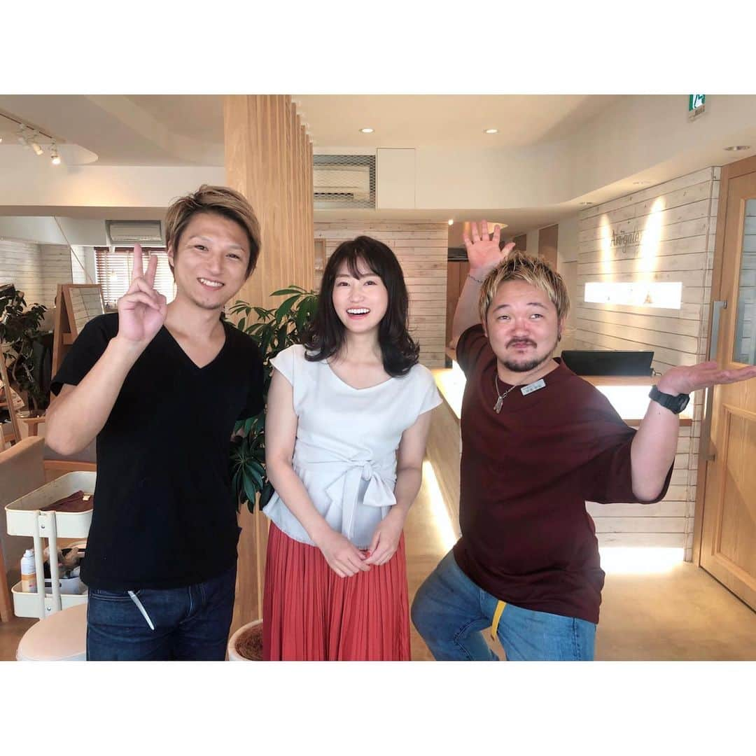 津田麻莉奈さんのインスタグラム写真 - (津田麻莉奈Instagram)「#おはよーちゃん 昨日はお仕事前に @__arigate__ へ✂︎✂︎✂︎ @junyakai_arigate  @suthikkunori0024 いつもありがとうございます☺️💓 ⁑  前回通常のトリートメントにプラスしてもらった  #UVケアトリートメント があまりにも良かったので 今回もお願いしました。 これだけ毎週屋外で紫外線浴びながらお仕事してるのに、このトリートメントしてから全く髪がパサパサしない！arigateのトリートメントほんとにおススメです🙌 ⁑ @__arigate__ さま いつもありがとうございます❤️❤️❤️ ⁑ ⁑ #アリゲート #arigate  #arigateomotesando  #hairstyles#hairmake #hairstagram #haircolor  #newhair  #ヘアメイク #ヘアスタイル #イメチェン #ヘアセット #外ハネミディアム  #くびれヘア #くびれミディアム #ミディアムヘア #ヘアカラー  #美容 #美容室 #髪 #まりなる #津田麻莉奈」8月10日 9時46分 - tsudamarinal